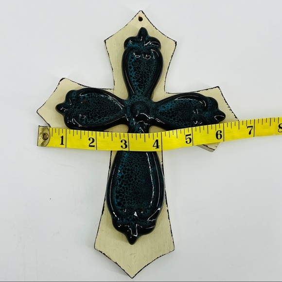 Artisan 3D Layered Ceramic and Wood Crucifix Emerald Green Wall Hanging Cross - Picture 7 of 9